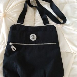 Baggallini Hanover Crossbody Bag